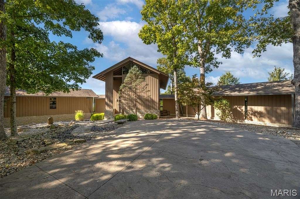 1.52 Acres of Land with Home for Sale in Innsbrook, Missouri
