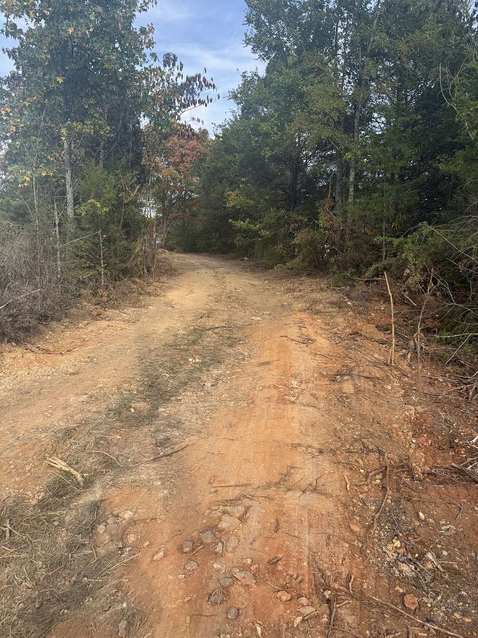 26 Acres of Recreational & Residential Land for Sale in Clarksville, Tennessee
