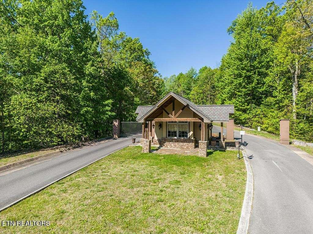 0.95 Acres of Residential Land for Sale in Monterey, Tennessee