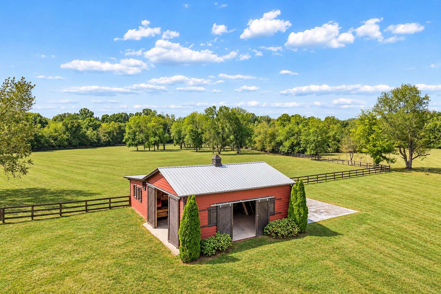 5.25 Acres of Land with Home for Sale in Brentwood, Tennessee