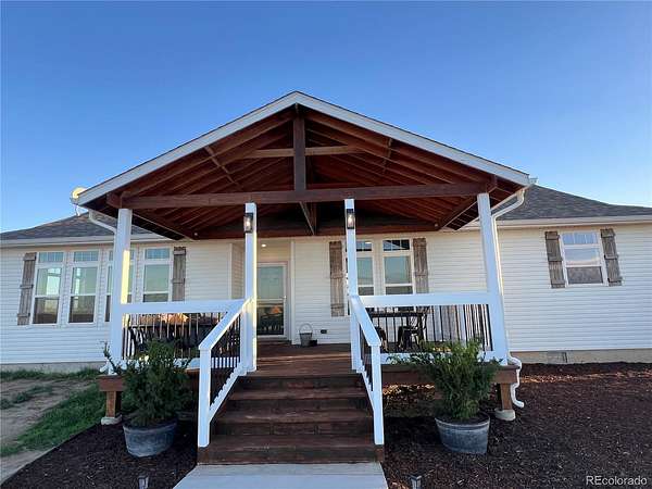 4.1 Acres of Land with Home for Sale in Keenesburg, Colorado