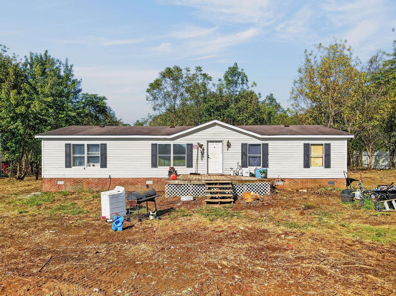 3.59 Acres of Improved Mixed-Use Land for Auction in Gainesboro, Tennessee
