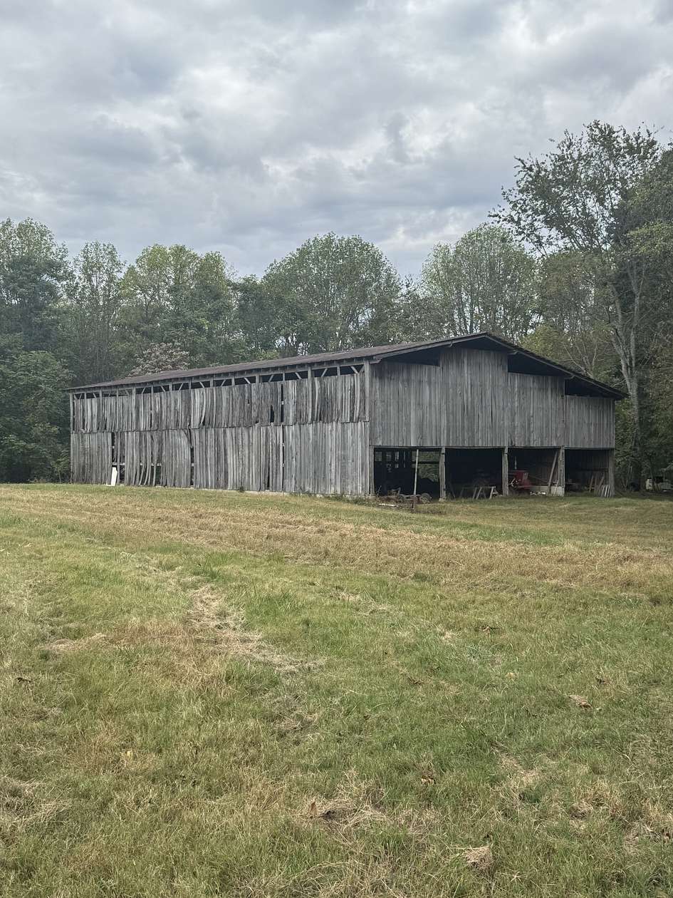 13 Acres of Land for Sale in Lafayette, Tennessee