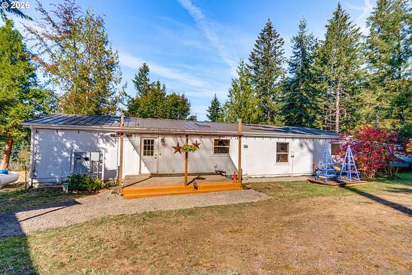 10.7 Acres of Land with Home for Sale in Oregon City, Oregon