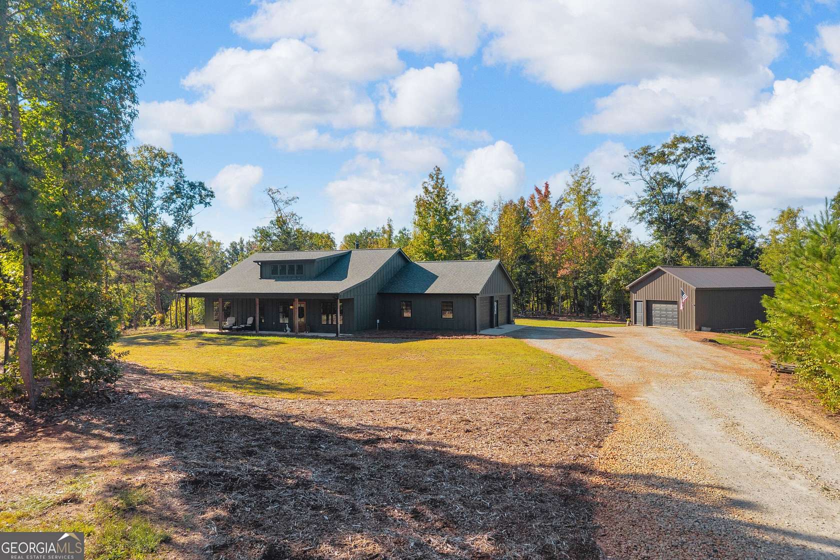 15 Acres of Land with Home for Sale in Hartwell, Georgia