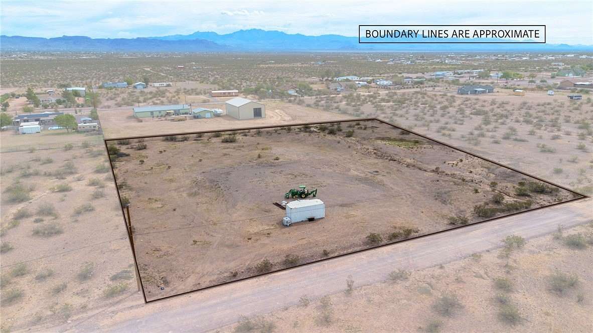 2.35 Acres of Residential Land for Sale in Golden Valley, Arizona