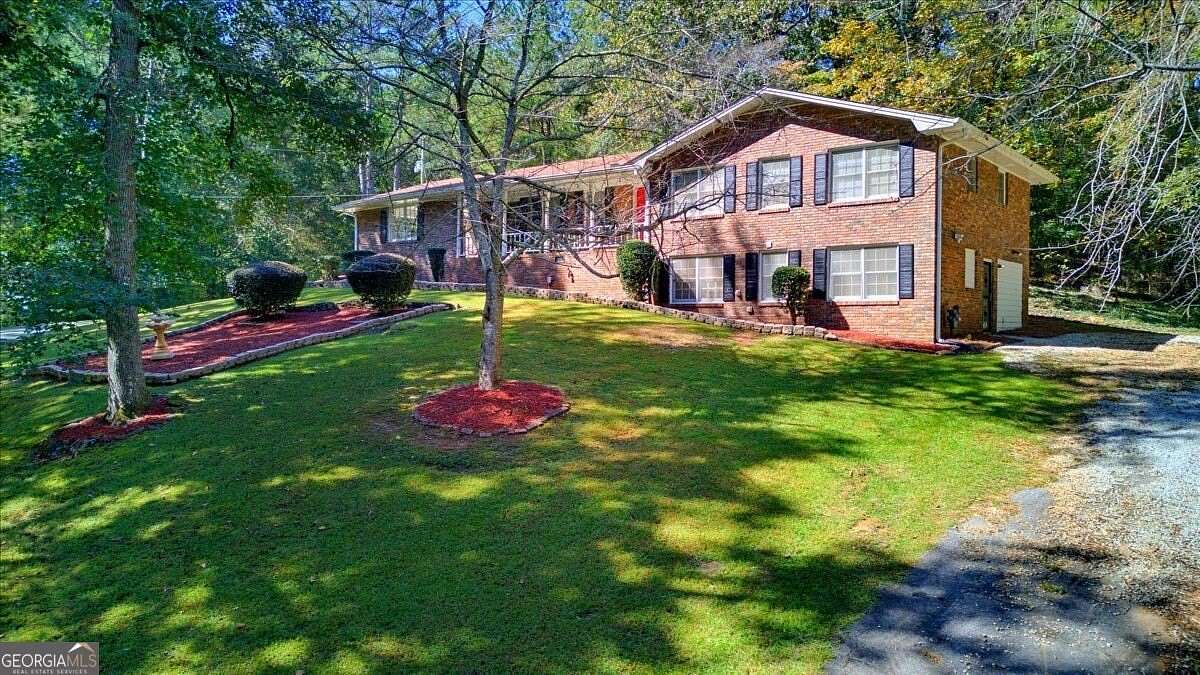 2.17 Acres of Land with Home for Lease in Lithonia, Georgia