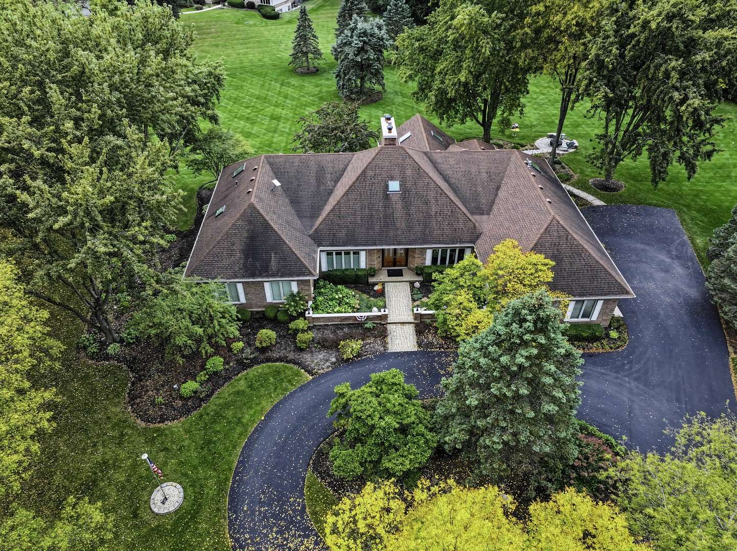 1.54 Acres of Land with Home for Sale in South Barrington, Illinois