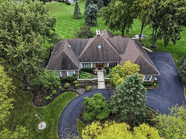 1.54 Acres of Land with Home for Sale in South Barrington, Illinois