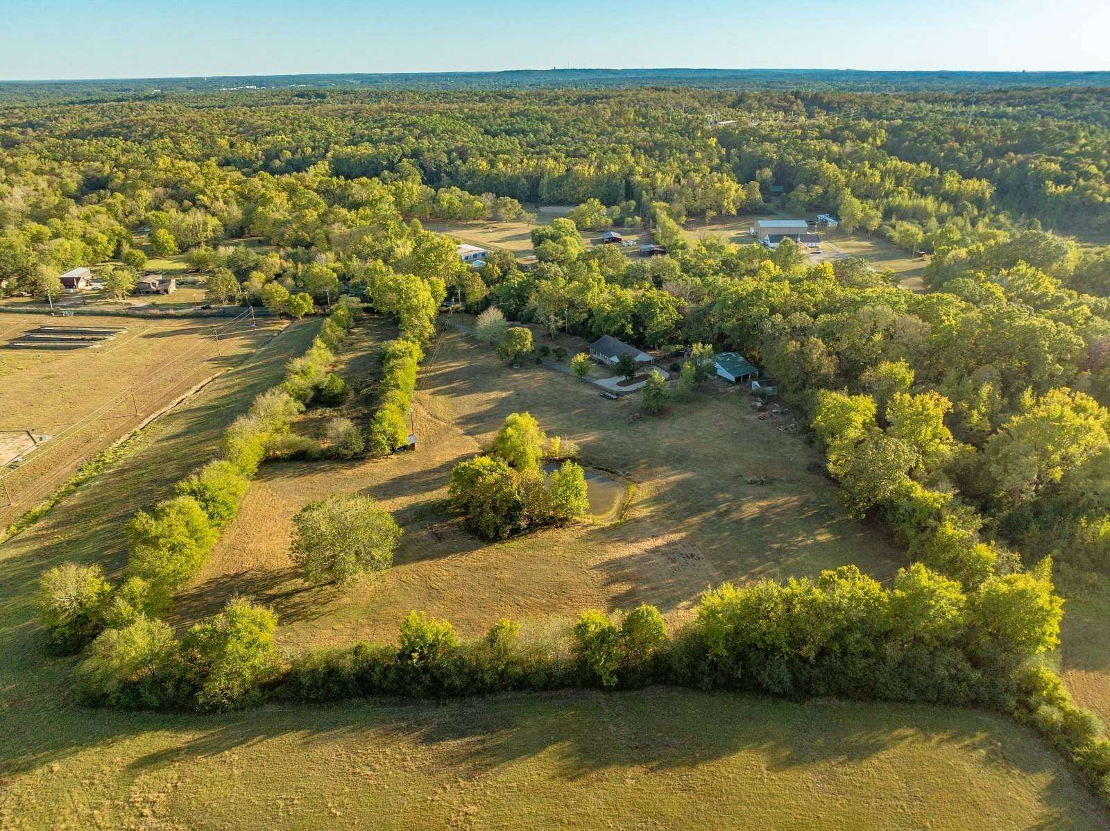10 Acres of Recreational Land with Home for Auction in Little Rock, Arkansas