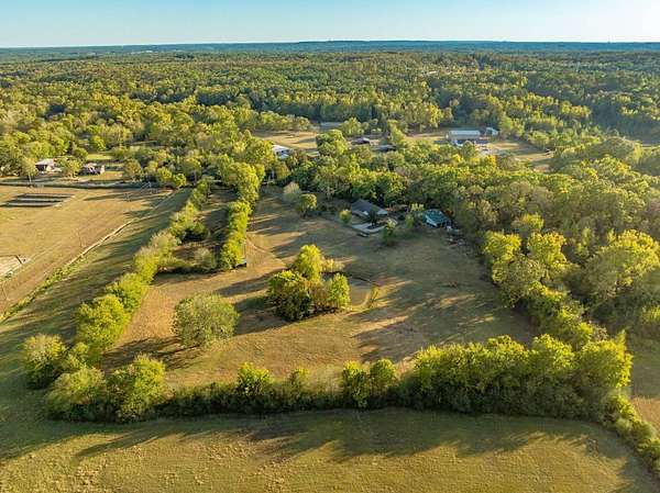 10 Acres of Recreational Land with Home for Auction in Little Rock, Arkansas