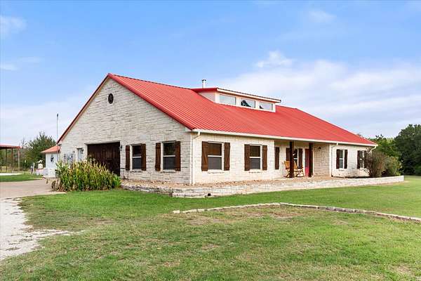 19 Acres of Recreational Land with Home for Sale in Fairfield, Texas