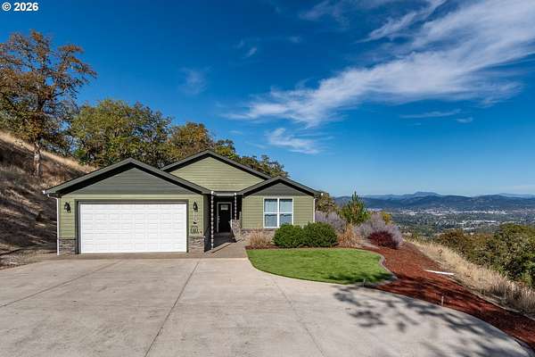 3 Acres of Land with Home for Sale in Roseburg, Oregon