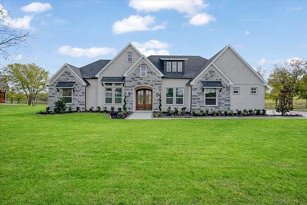 1.5 Acres of Land with Home for Sale in Bells, Texas