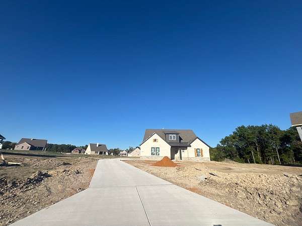 2.6 Acres of Land with Home for Sale in Van Alstyne, Texas