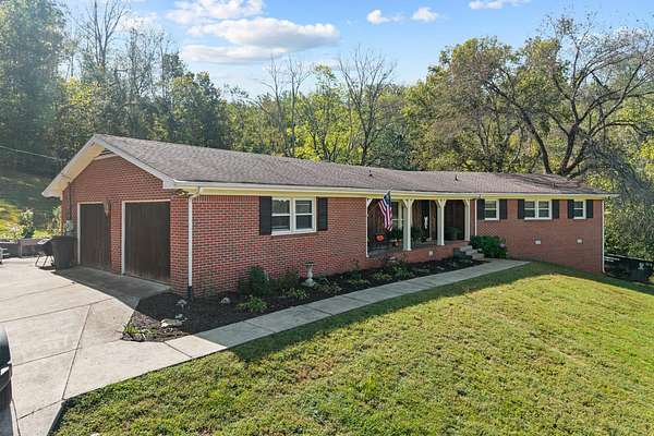 16.4 Acres of Land with Home for Sale in Nashville, Tennessee