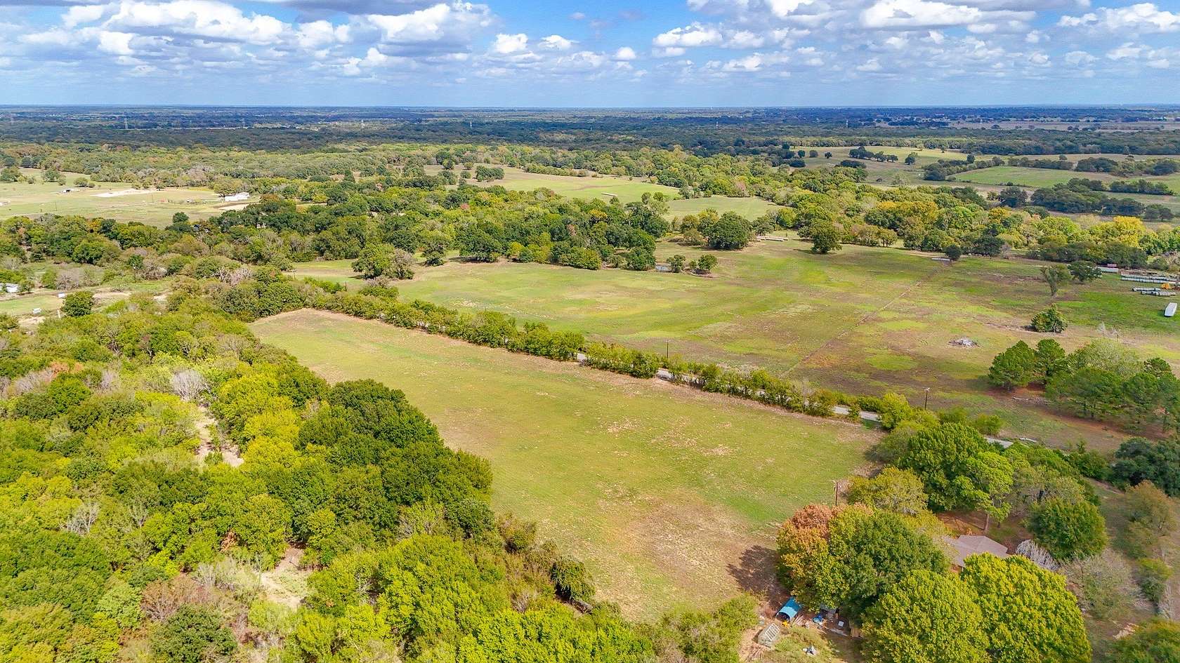 1 Acre of Residential Land for Sale in Kemp, Texas