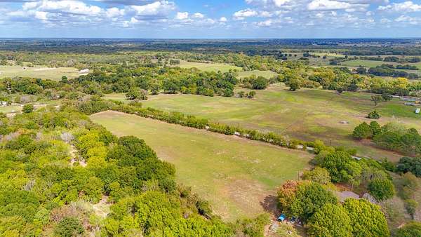 1 Acre of Residential Land for Sale in Kemp, Texas