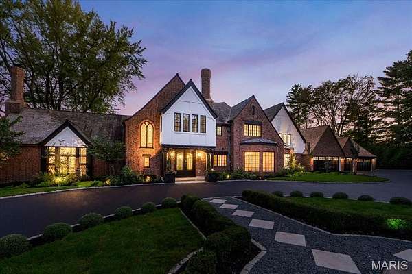 4.4 Acres of Land with Home for Sale in St. Louis, Missouri