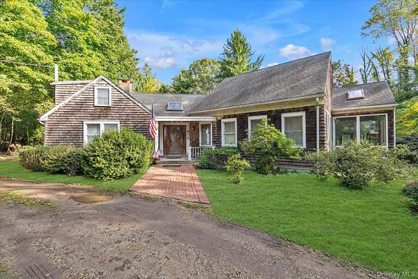 2 Acres of Land with Home for Sale in Lloyd Harbor, New York