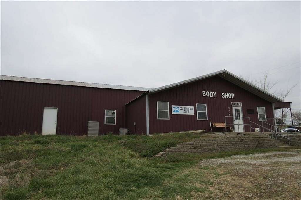 2.5 Acres of Improved Commercial Land for Sale in Huntsville, Arkansas