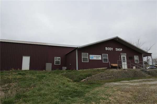 2.5 Acres of Improved Commercial Land for Sale in Huntsville, Arkansas