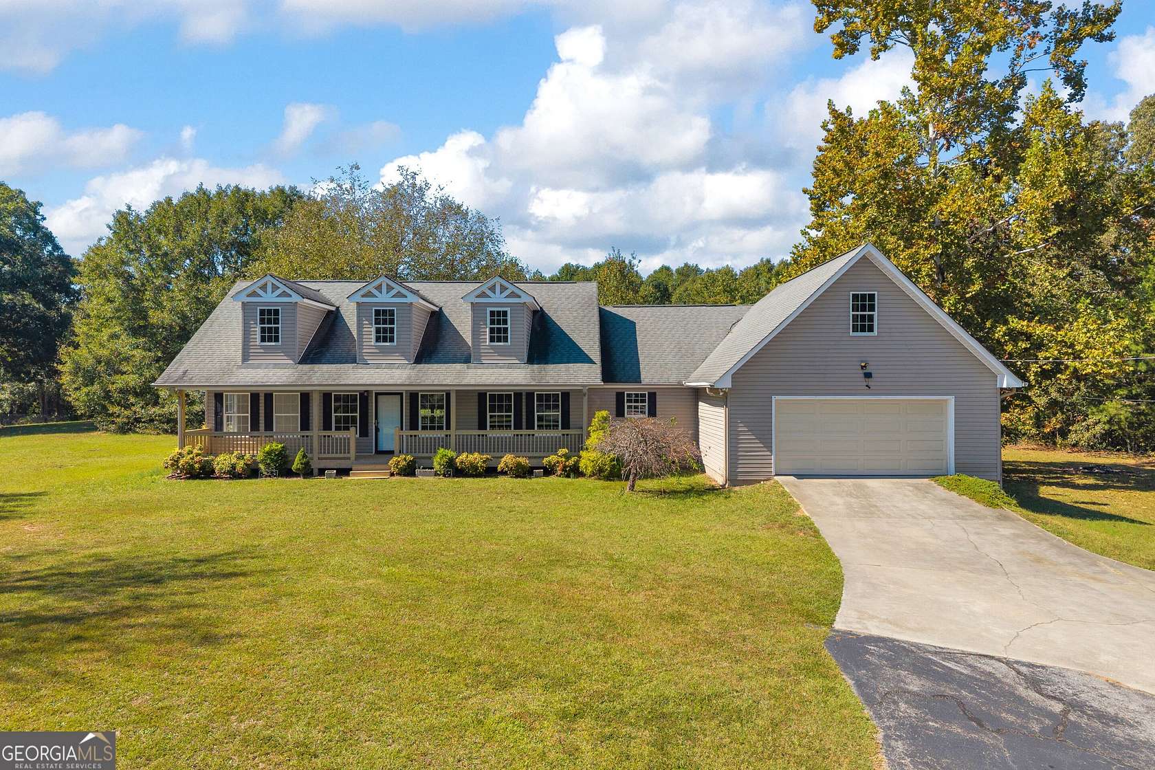 5 Acres of Land with Home for Sale in Toccoa, Georgia