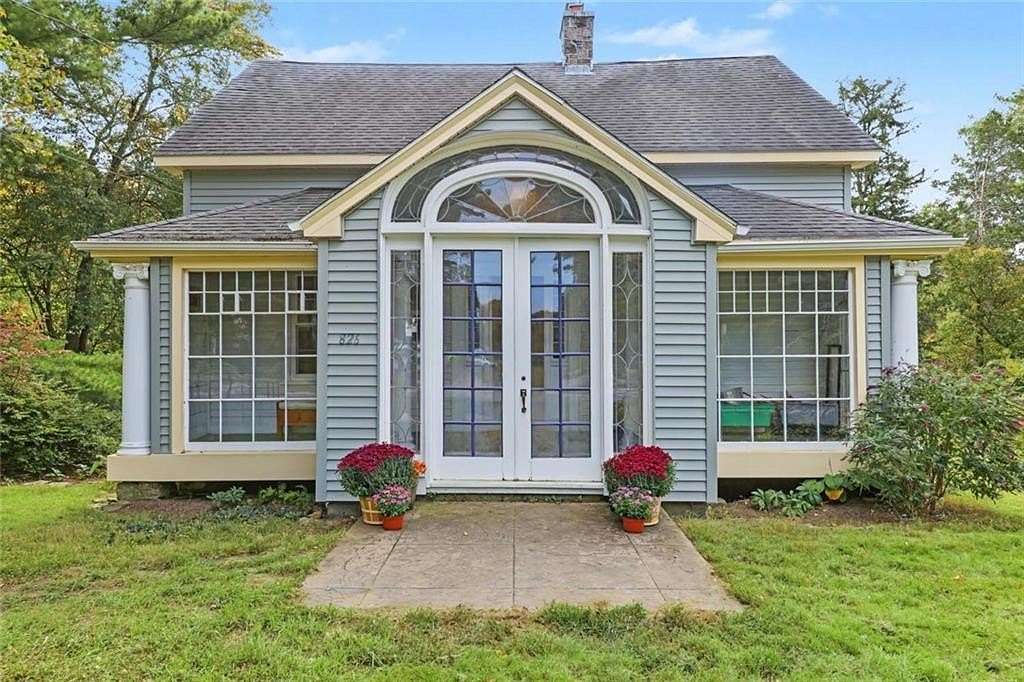 3 Acres of Land with Home for Sale in South Kingstown Town, Rhode Island