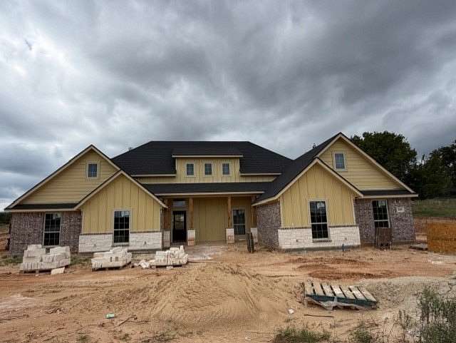 2.5 Acres of Land with Home for Sale in Reno, Texas