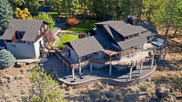5.28 Acres of Land with Home for Sale in Sisters, Oregon