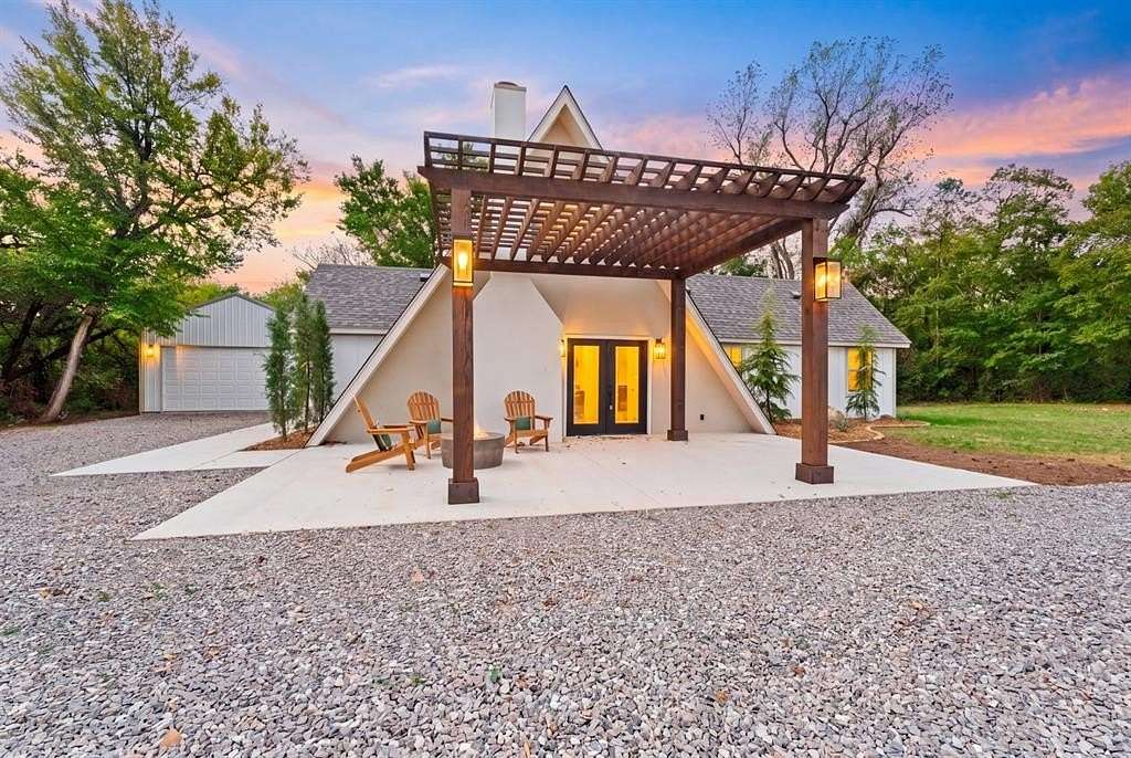 6.5 Acres of Land with Home for Sale in Harrah, Oklahoma