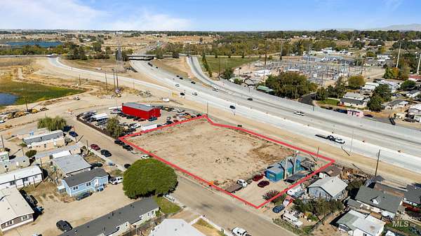 0.94 Acres of Commercial Land for Sale in Caldwell, Idaho