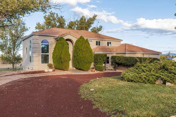 4.63 Acres of Land with Home for Sale in Dammeron Valley, Utah