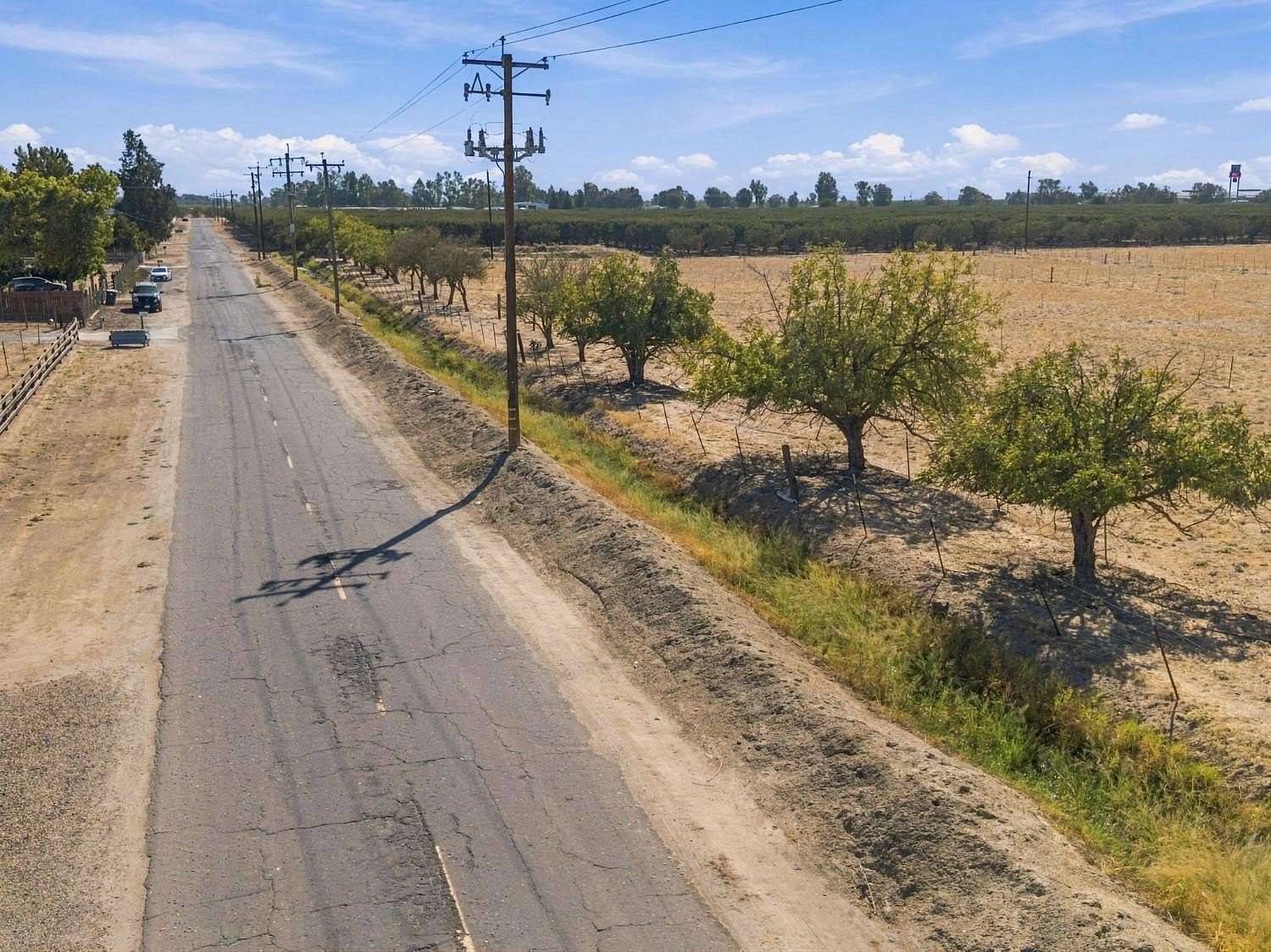 9.28 Acres of Residential Land for Sale in Chowchilla, California