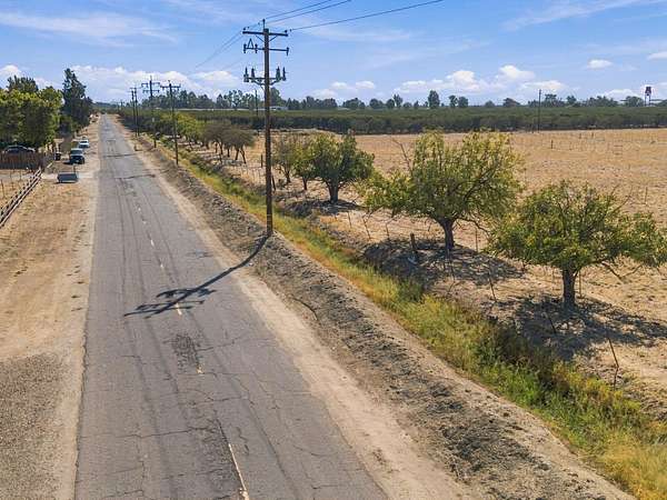 9.28 Acres of Residential Land for Sale in Chowchilla, California