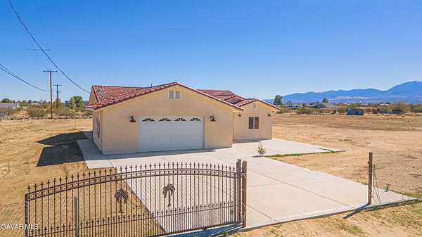 2 Acres of Land with Home for Sale in Littlerock, California