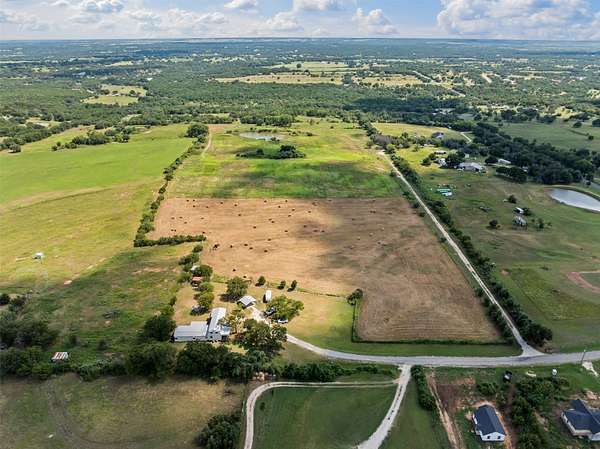 10.2 Acres of Land for Sale in Glen Rose, Texas