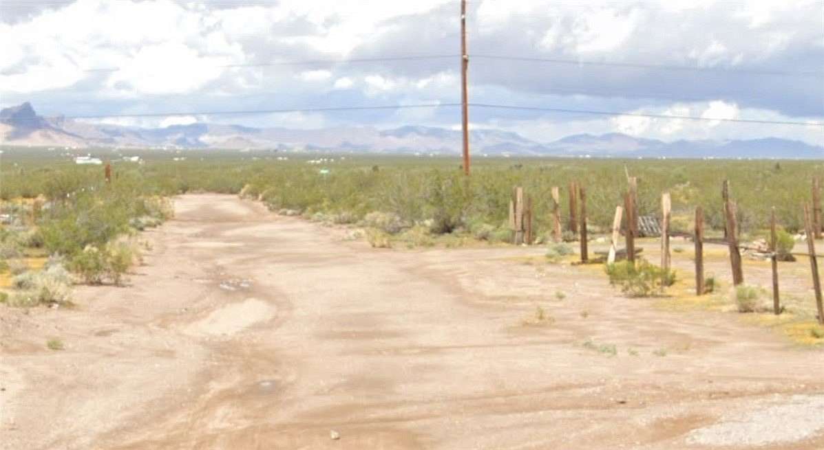 1.23 Acres of Residential Land for Sale in Golden Valley, Arizona