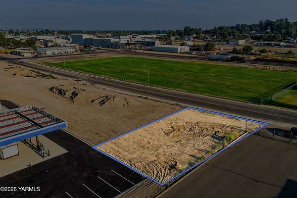 0.11 Acres of Mixed-Use Land for Sale in Sunnyside, Washington