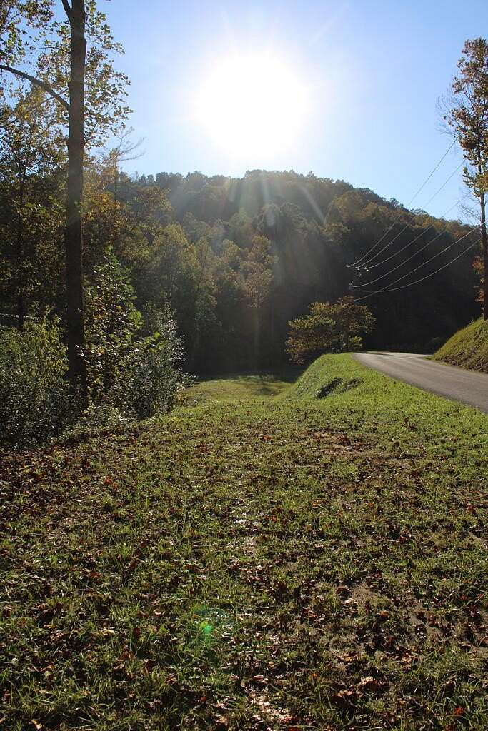 1.4 Acres of Mixed-Use Land for Sale in Stinnett, Kentucky