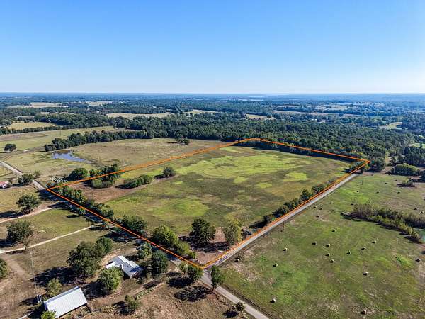 30.8 Acres of Agricultural & Residential Land for Sale in Scroggins, Texas