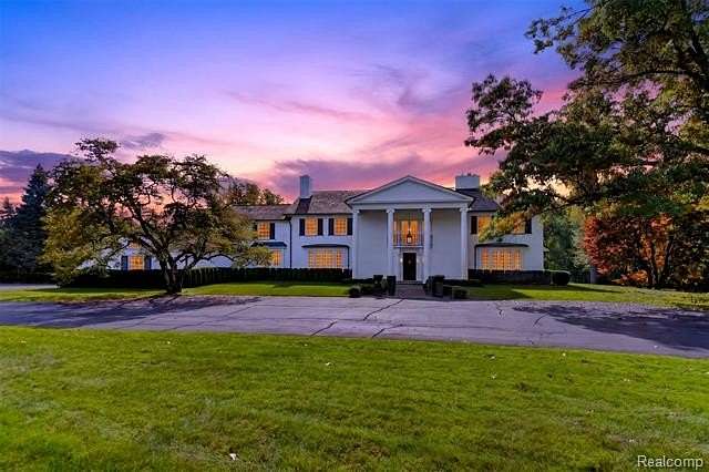 4.33 Acres of Land with Home for Sale in Bloomfield Hills, Michigan
