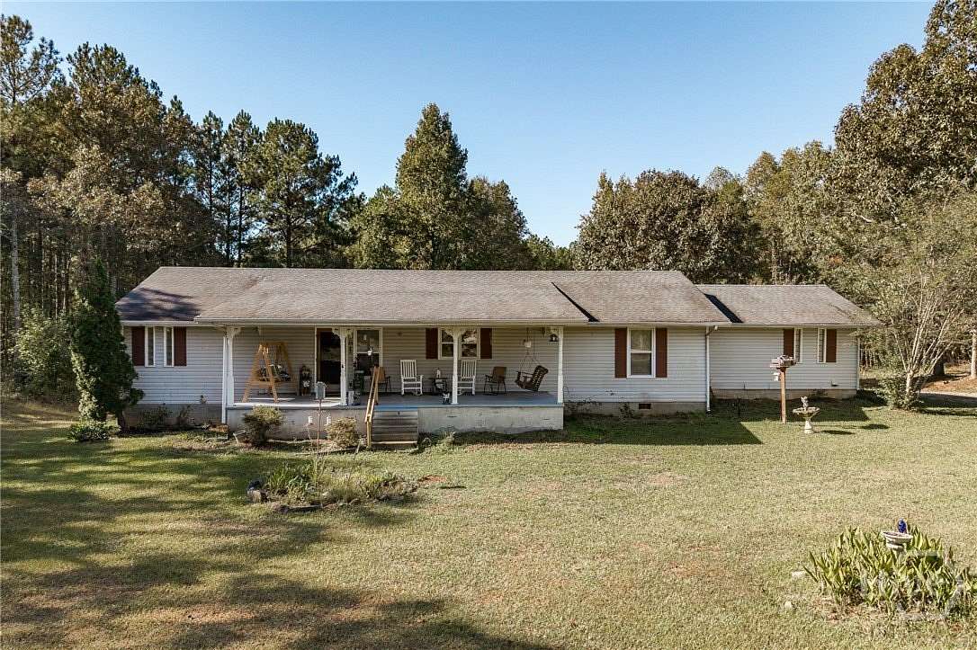 7 Acres of Land with Home for Sale in Carlton, Georgia