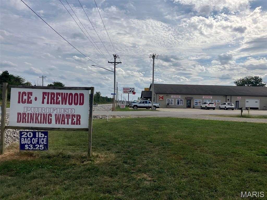 3 Acres of Commercial Land for Sale in Carlyle, Illinois