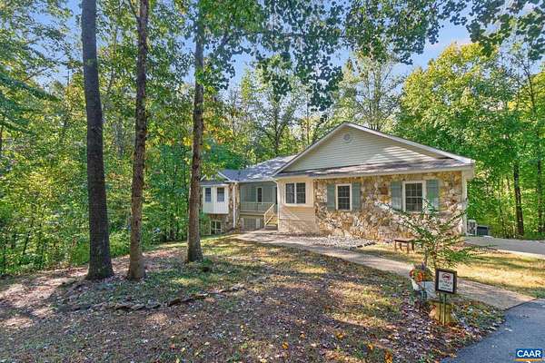6.55 Acres of Land with Home for Sale in Palmyra, Virginia
