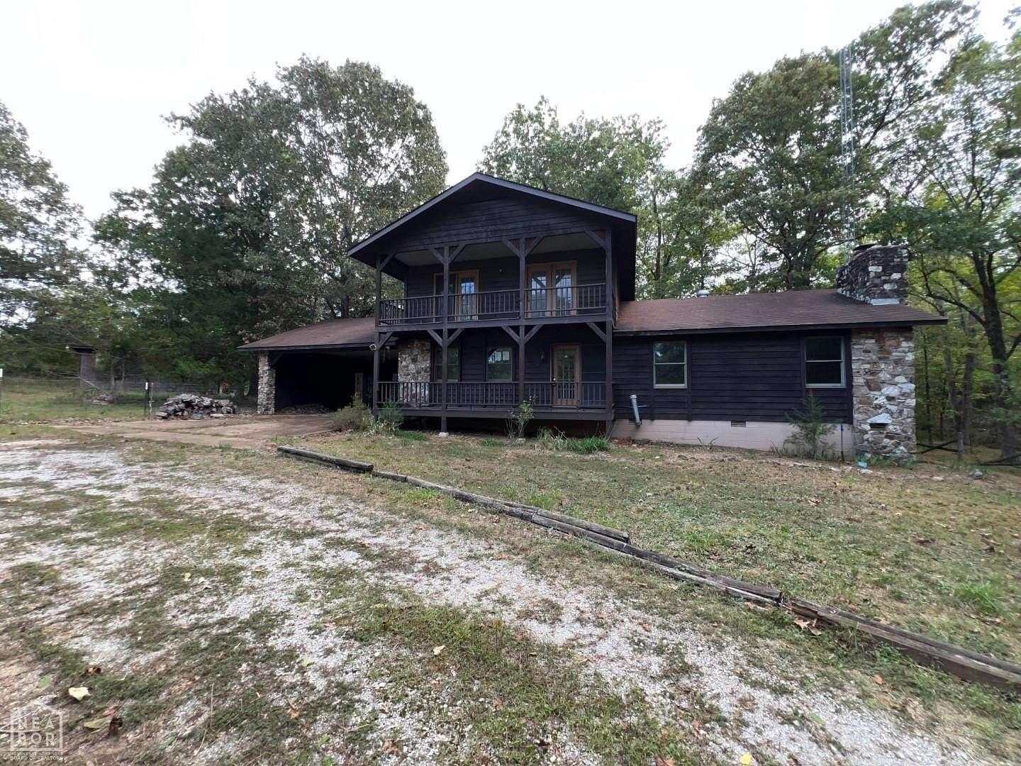 8.69 Acres of Land with Home for Sale in Ash Flat, Arkansas