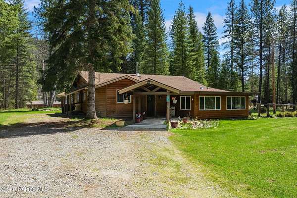 2.87 Acres of Land with Home for Sale in Bonners Ferry, Idaho