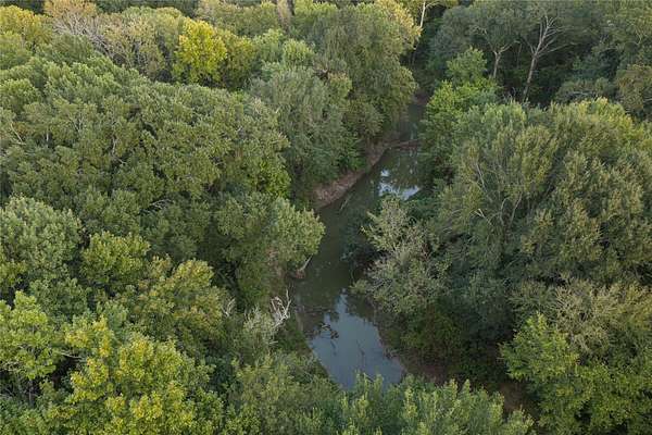 131 Acres of Land with Home for Sale in Edgewood, Texas
