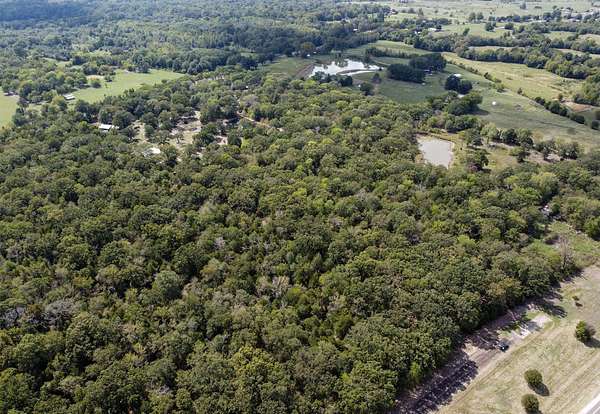 16 Acres of Land for Sale in Van, Texas