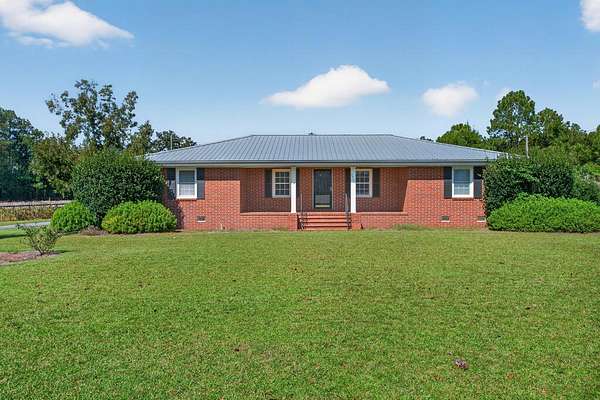 15.3 Acres of Land with Home for Sale in Moultrie, Georgia